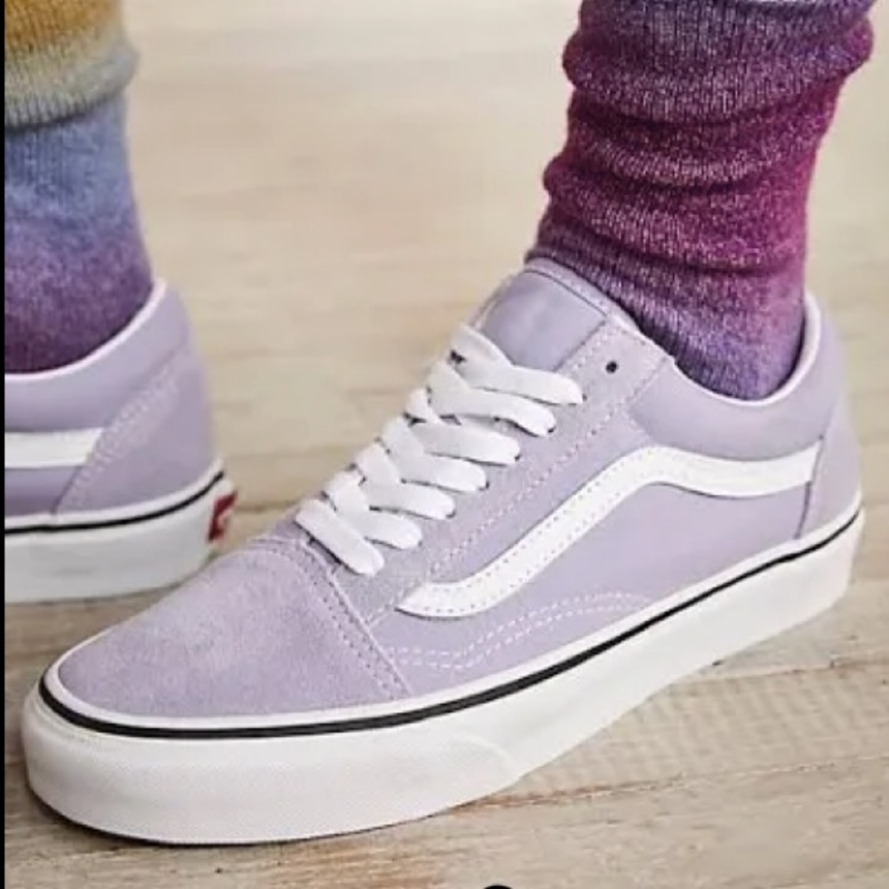 Vans ‘Old Skool’ shoes in lilac leather, size 7.